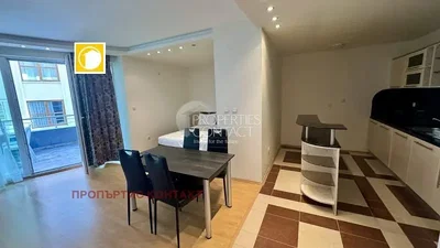 Mutfak; manzara, mutfak aletleri, fayans zemin