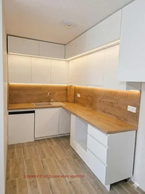 Mutfak; mutfak aletleri, tadilatlı, fayans zemin