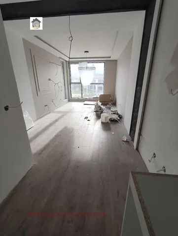 Altro; necessita ristrutturazione, luce naturale