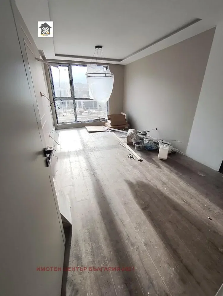 Autre; nécessite rénovation, parquet, lumière naturelle