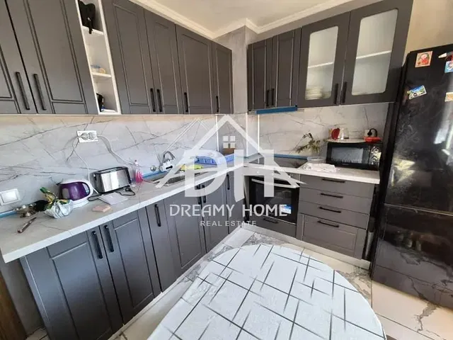 Kitchen; kitchen appliances, tile floor