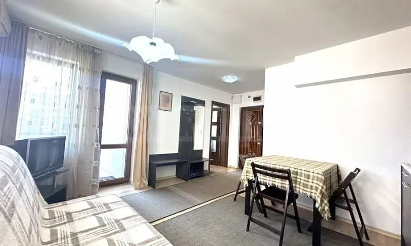 Oturma odası; doğal ışık, modern stil