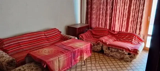 Soggiorno; stile rustico, necessita ristrutturazione