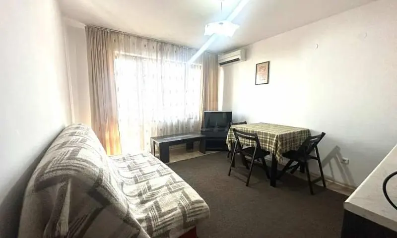 Oturma odası; doğal ışık, modern stil