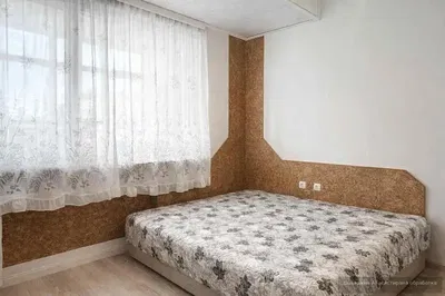 Camera da letto; luce naturale, pavimento in legno