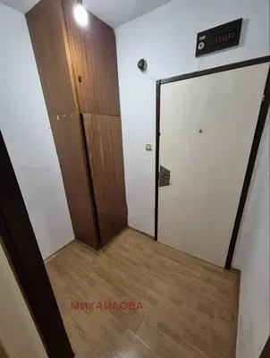 Guardaroba; pavimento in legno, necessita ristrutturazione