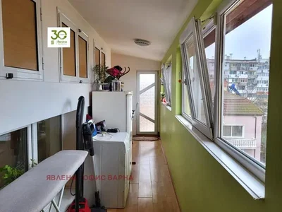 Balkon; manzara, ahşap zemin