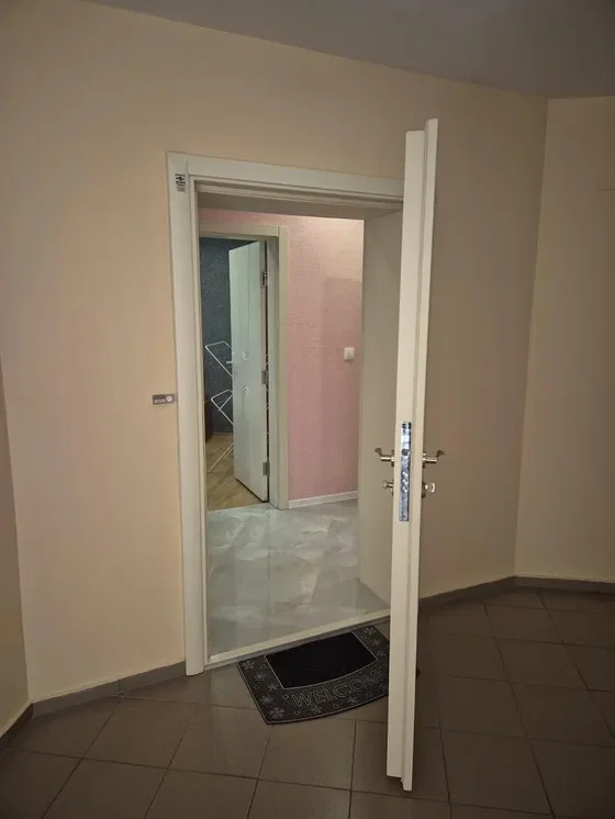 Vestiyer; fayans zemin