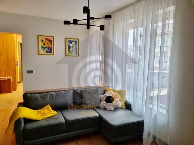 Дневна соба; природно светло, модерни стил