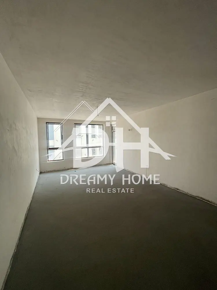 Autre; lumière naturelle, nécessite rénovation