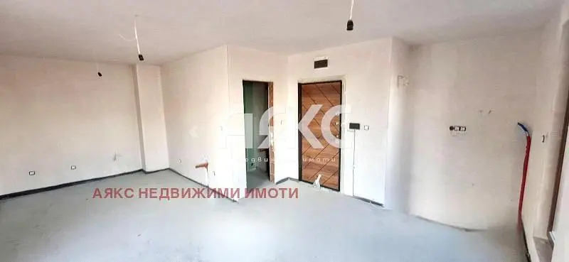 Остало; потребна реновација, природно светло