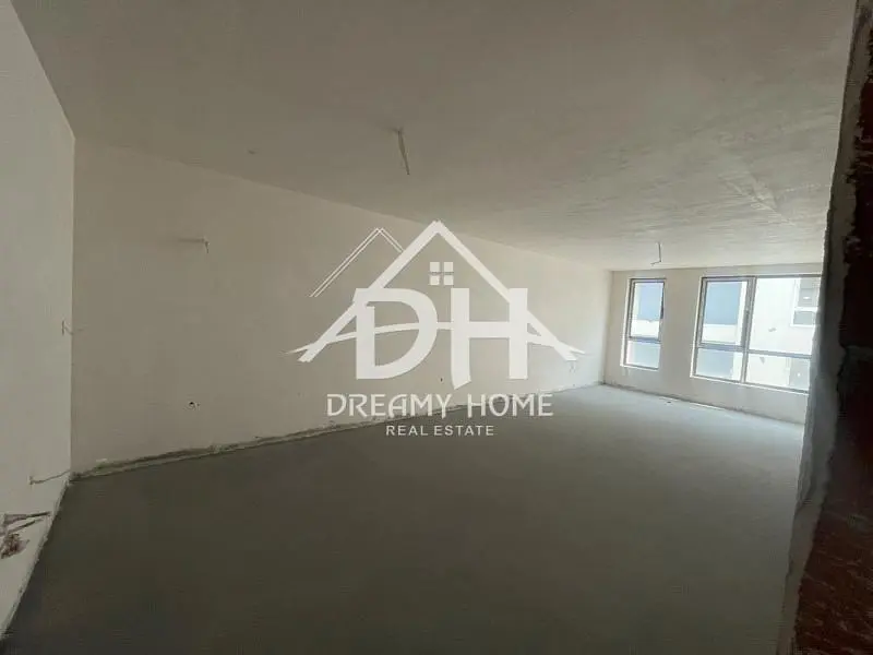 Autre; lumière naturelle, nécessite rénovation