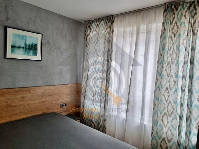 Yatak odası; doğal ışık, modern stil