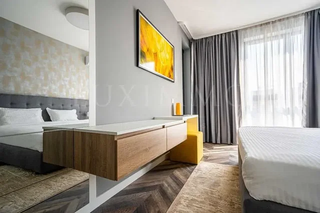 Camera da letto; luce naturale, stile moderno