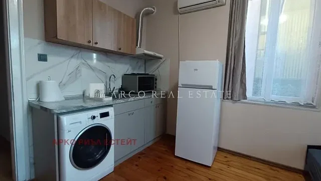 مطبخ; أجهزة المطبخ, أرضية خشبية