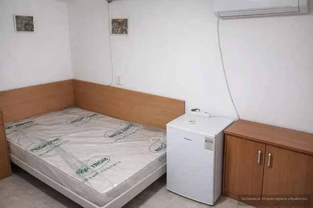 Camera da letto; pavimento in legno, ristrutturato, luce naturale
