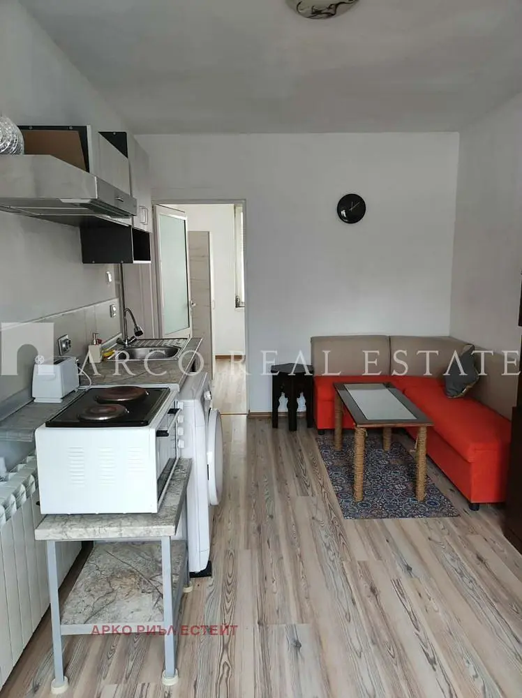 Soggiorno; vista, pavimento in legno, stile moderno