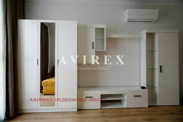 Camera da letto; pavimento in legno, stile moderno