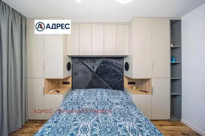 Ložnice; dřevěná podlaha, moderní styl