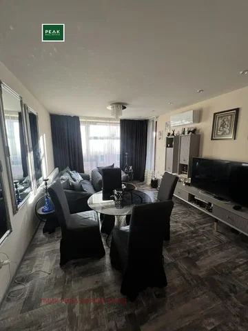 Obývací pokoj; výhled, přirozené světlo