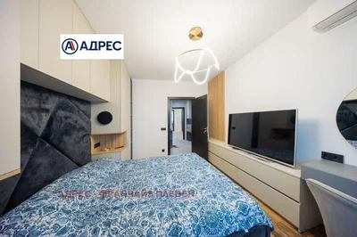 Ložnice; moderní styl, dřevěná podlaha, přirozené světlo, po rekonstrukci