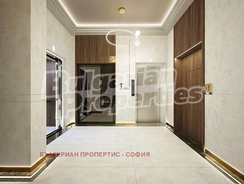 Ostatní; vysoké stropy, dřevěné trámy, po rekonstrukci, přirozené světlo