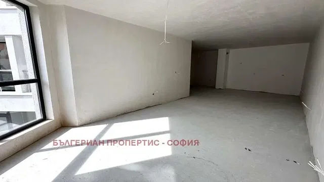 Ostatní; přirozené světlo, nutná rekonstrukce