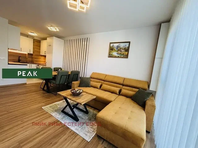 Wohnzimmer; moderner stil, holzboden, tageslicht