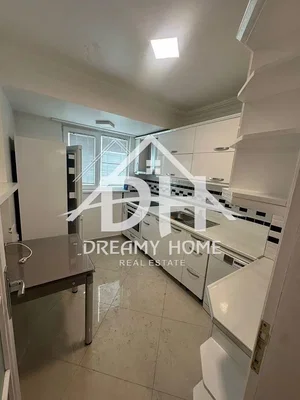 Küche; küchengeräte, fliesenboden, renoviert