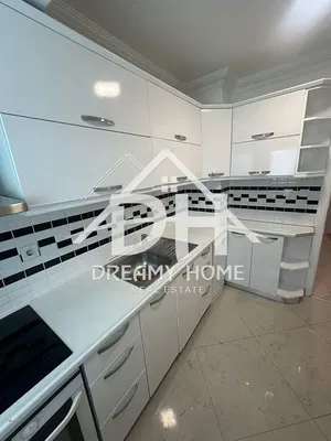 Küche; küchengeräte, fliesenboden, renoviert