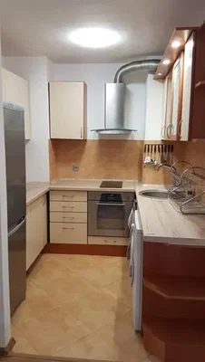 Küche; küchengeräte, fliesenboden, tageslicht