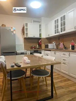 Küche; küchengeräte, holzboden, tageslicht