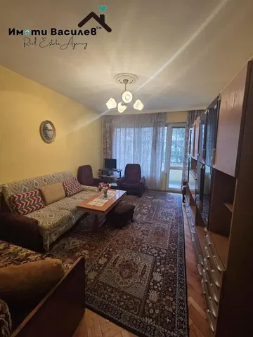 Obývací pokoj; přirozené světlo, rustikální styl