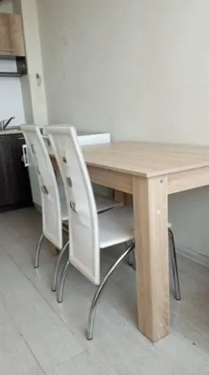 Cucina; pavimento in legno, stile moderno
