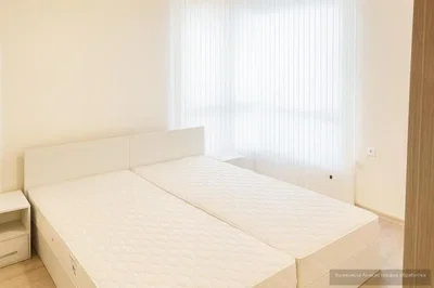 Chambre; lumière naturelle, parquet