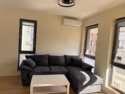 Wohnzimmer; tageslicht, holzboden, moderner stil