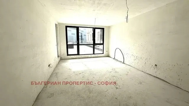 Άλλο; χρειάζεται ανακαίνιση, φυσικό φως, θέα