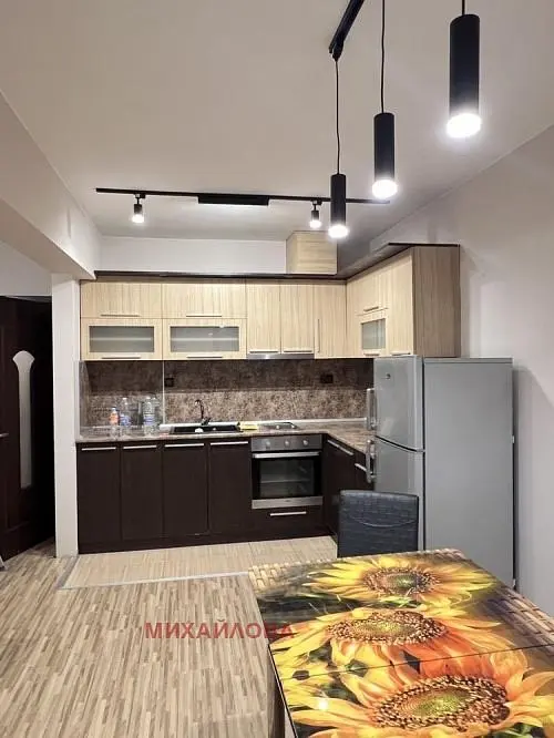 Küche; küchengeräte, renoviert, tageslicht