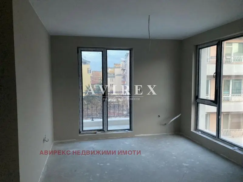Ostale; pogled, potrebna renovacija, prirodna svjetlost