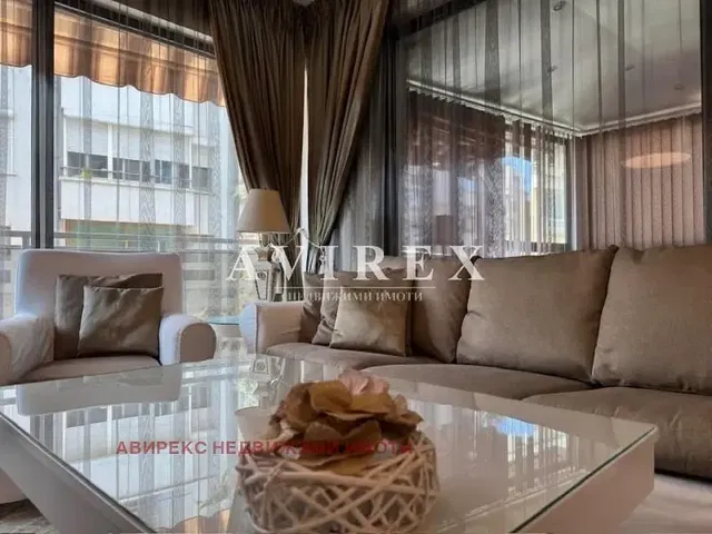 Oturma odası; manzara, doğal ışık, modern stil