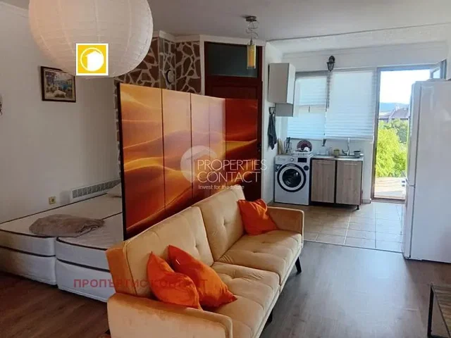 Obývací pokoj; výhled, dlažba