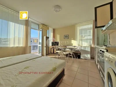 Schlafzimmer; fliesenboden, blick, küchengeräte