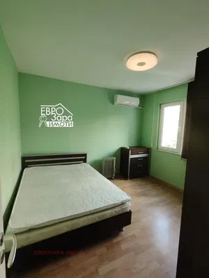 Schlafzimmer; holzboden, tageslicht