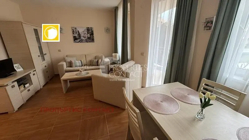 Soggiorno; stile moderno, luce naturale