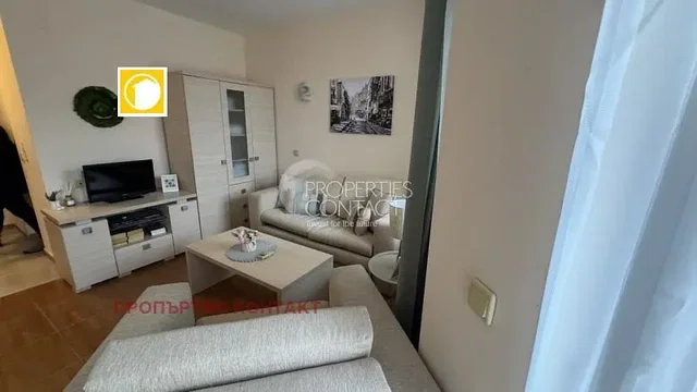 Obývačka; moderný štýl, prirodzené svetlo