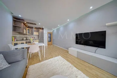 Dnevni boravak; pogled, drveni pod, prirodna svjetlost, moderan stil