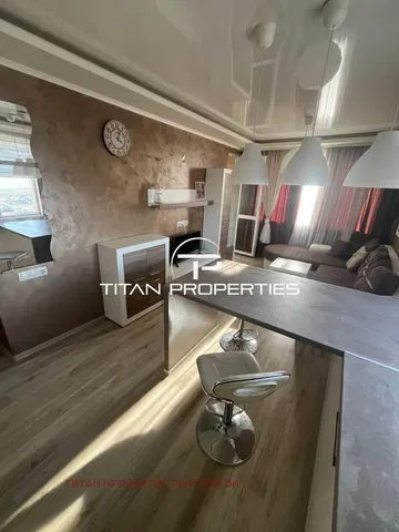 Kuchyně; výhled, přirozené světlo