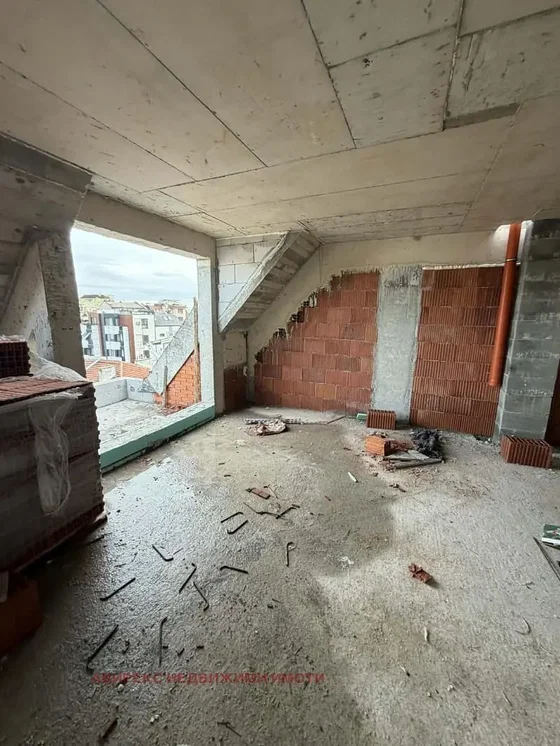 Ostatní; nutná rekonstrukce, přirozené světlo