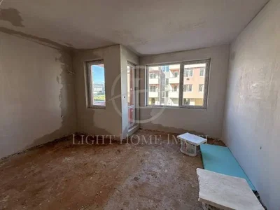 Ostatní; nutná rekonstrukce, přirozené světlo