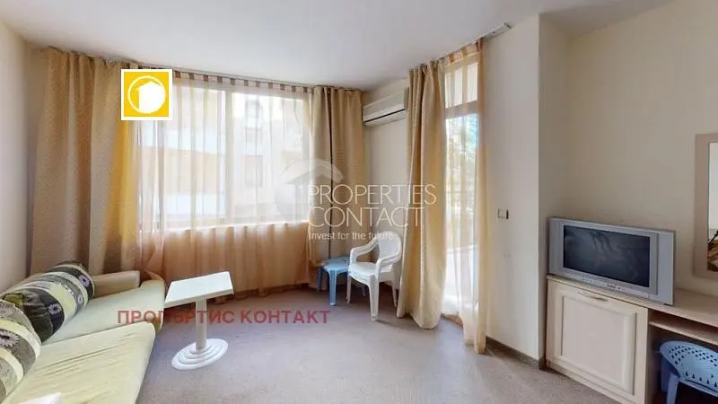 Obývací pokoj; přirozené světlo, moderní styl